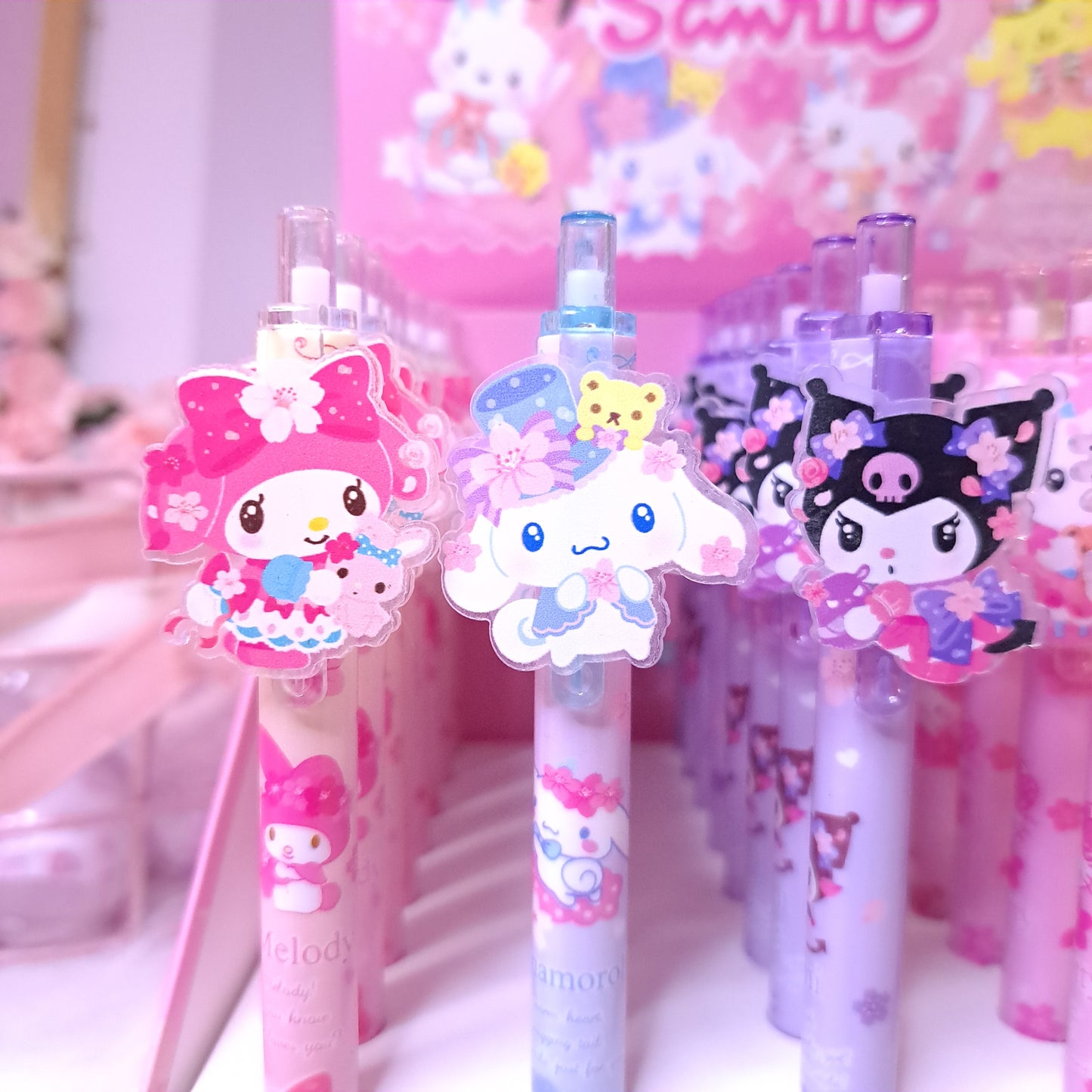 Z) 🌸 Stylo Sanrio charm acrylique 🌸